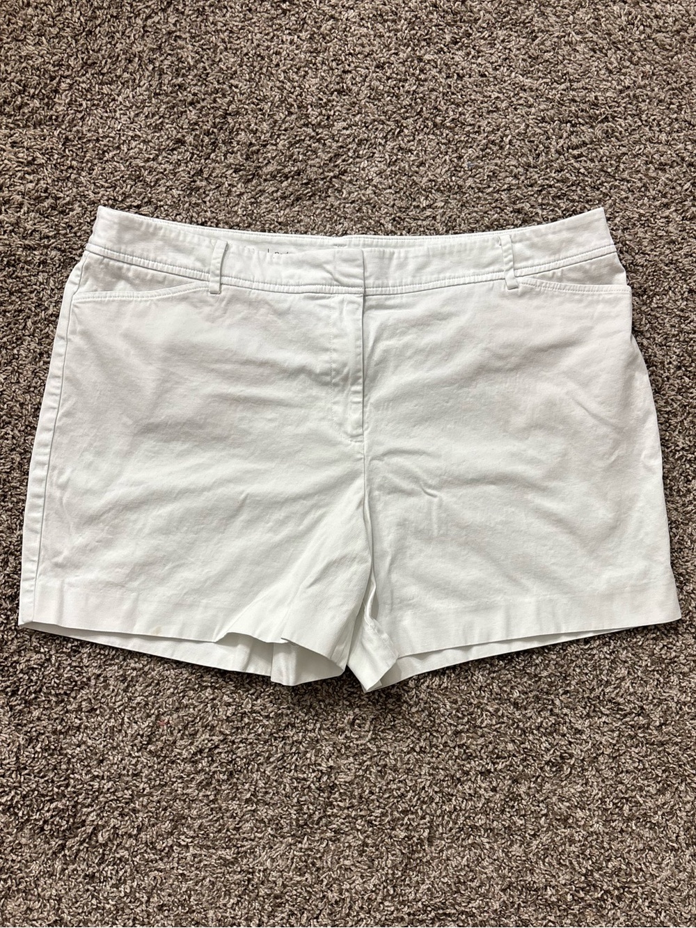 Talbots White Perfect Shorts Stretchy Bermuda Shorts Woman Size 18